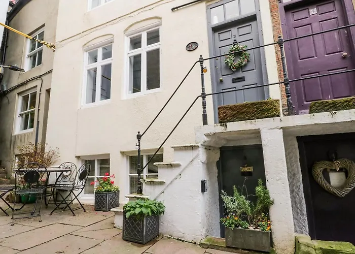 Robins Nest Apartment Whitby