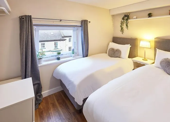 Host & Stay - Abbey Heights Whitby