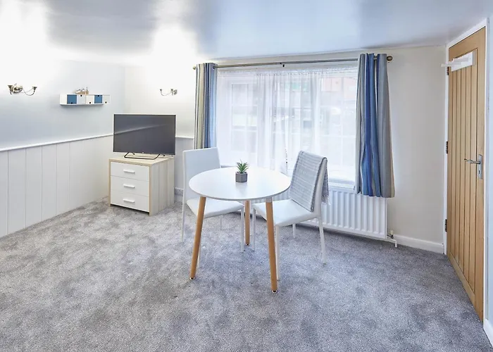 Host & Stay - Princess Place Studio Whitby