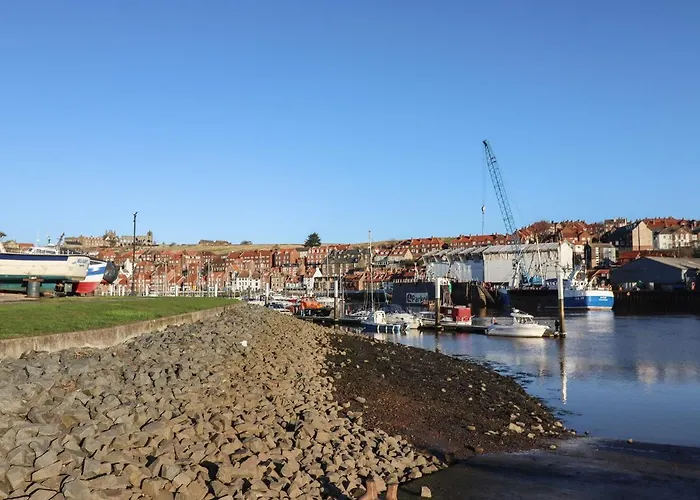 Majestic Apartment Whitby