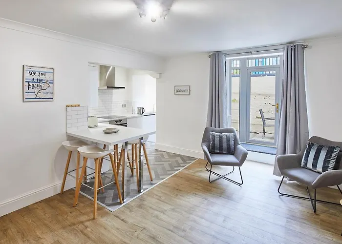 Apartment 1 - Khyber Lodge Apartments Whitby