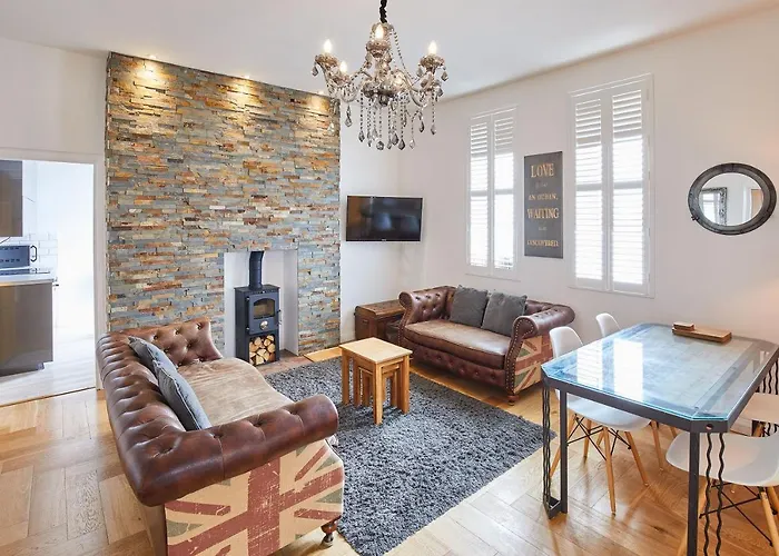 Host & Stay - Boutique Balcony Whitby