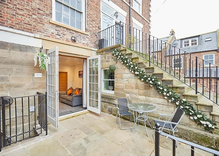 Host & Stay - Knight Retreat Whitby