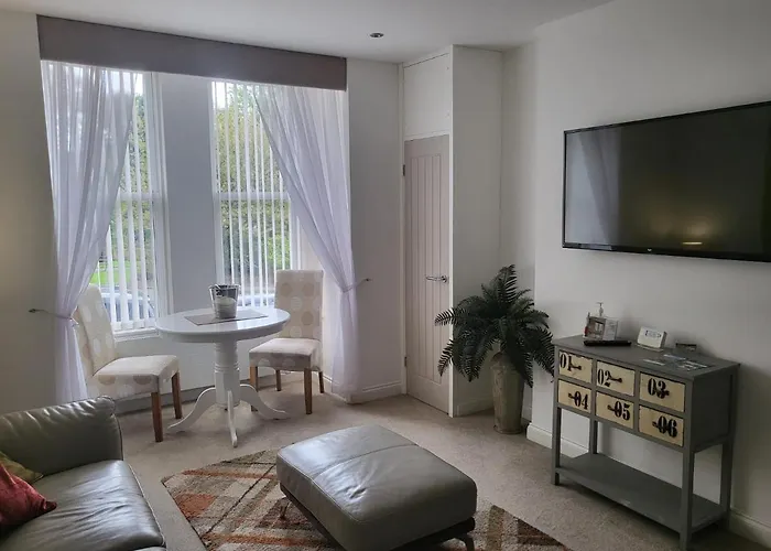Firn By The Park Apartment Whitby