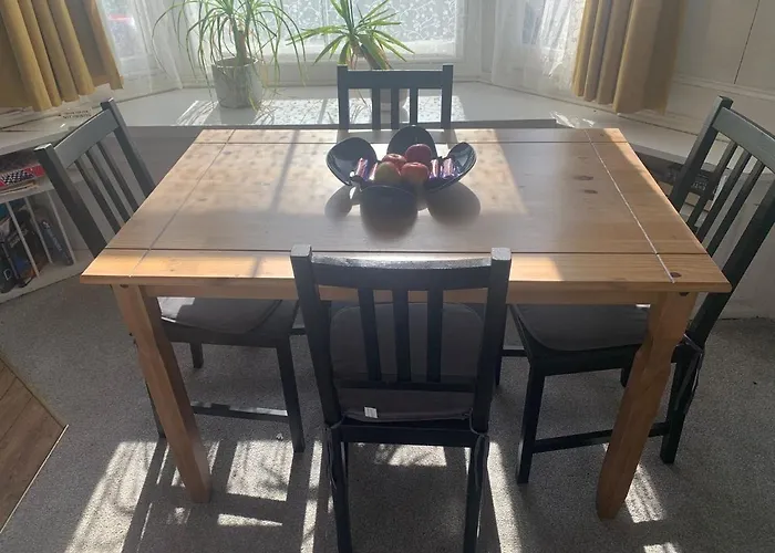 Scoresby'S - 2-Bedroom Apartment With Parking Whitby