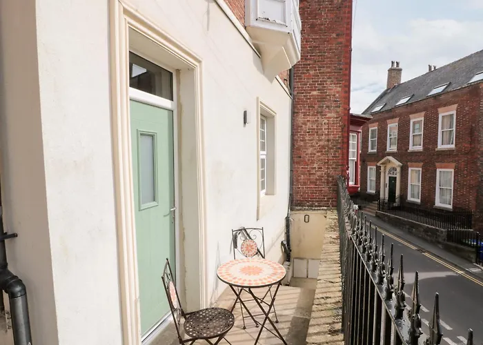 Nutshell Apartment Whitby