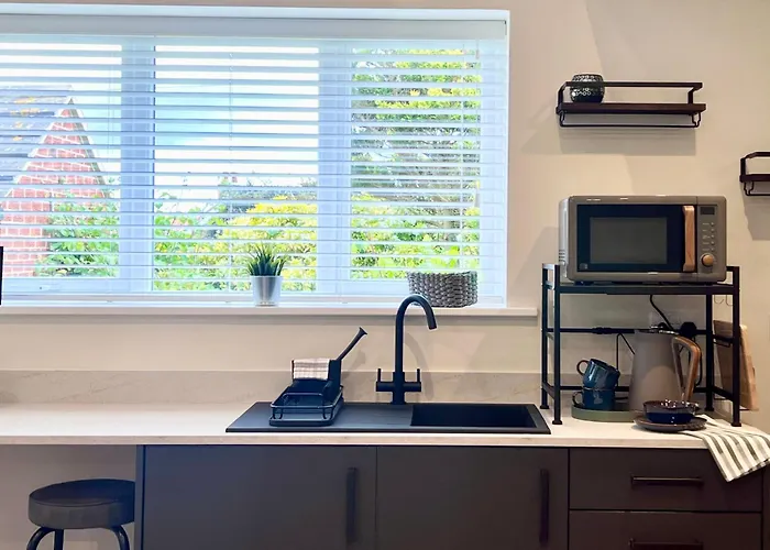 Cedar Retreat Whitby Apartment
