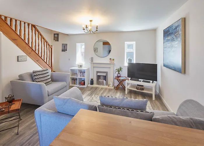Robin'S Den - Whitby Apartment