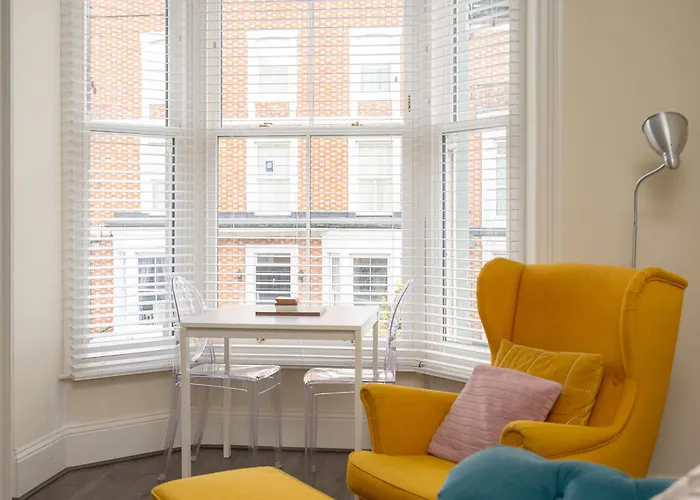The Funky Robin - Whitby Apartment