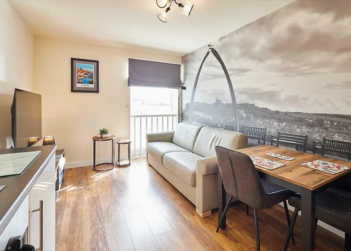 Host & Stay - Benedictine Suite, Flat 9 Whitby