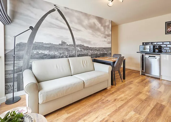 Host & Stay - Benedictine Suite, Flat 9 Whitby