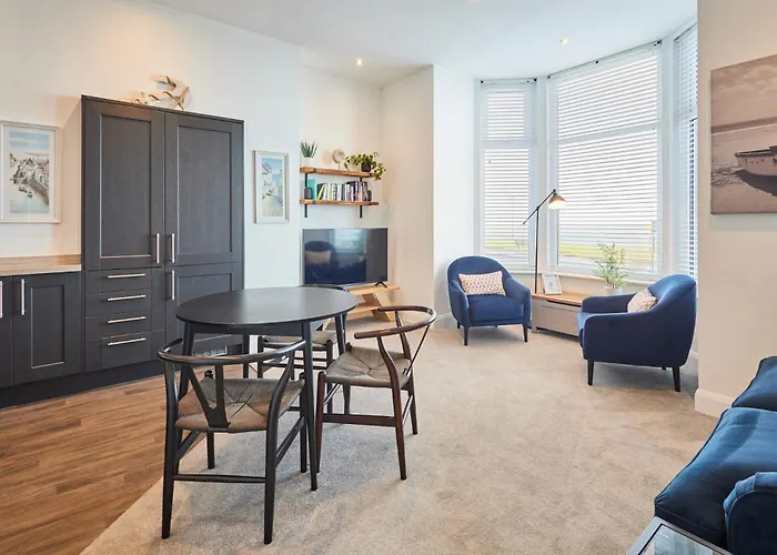 Host & Stay - Seaview Retreat Whitby