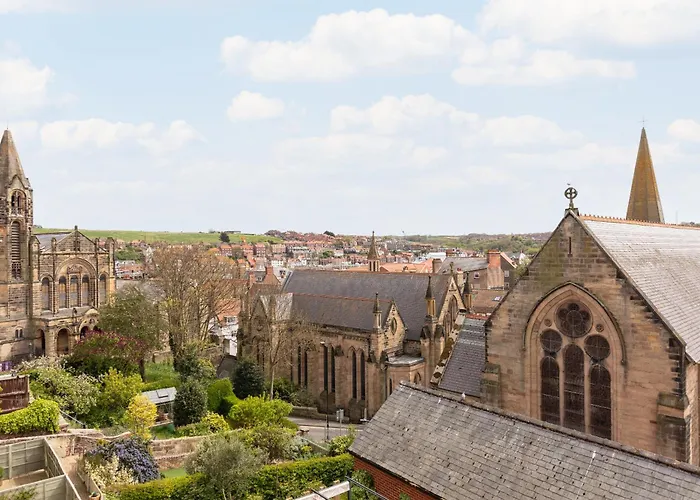 Newton House - Free Parking Apartment Whitby