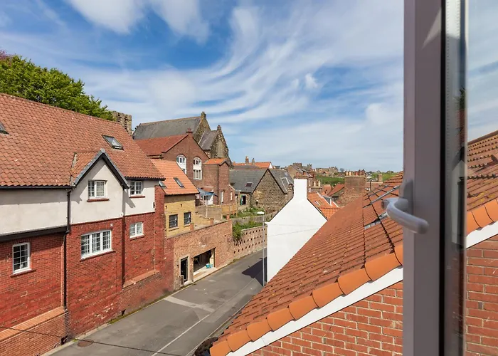 Newton House - Free Parking Apartment Whitby