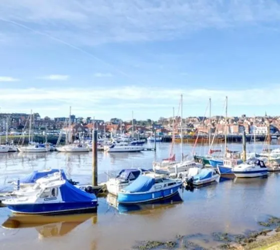 Cottages-Whitby - Marina Side