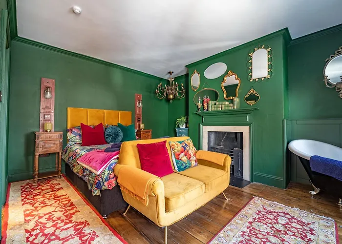 Mademoiselle'S Boutique Holiday Accommodation Whitby