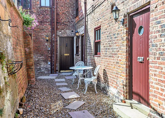 Finest Retreats - Ukulele Studio Whitby