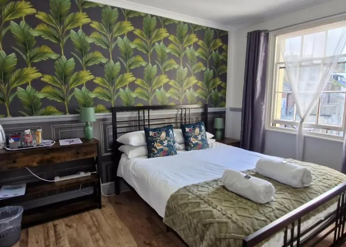 Whitby HotelsLilyrose