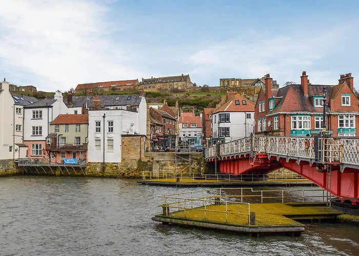 Swingbridge Lookout Apartment Whitby
