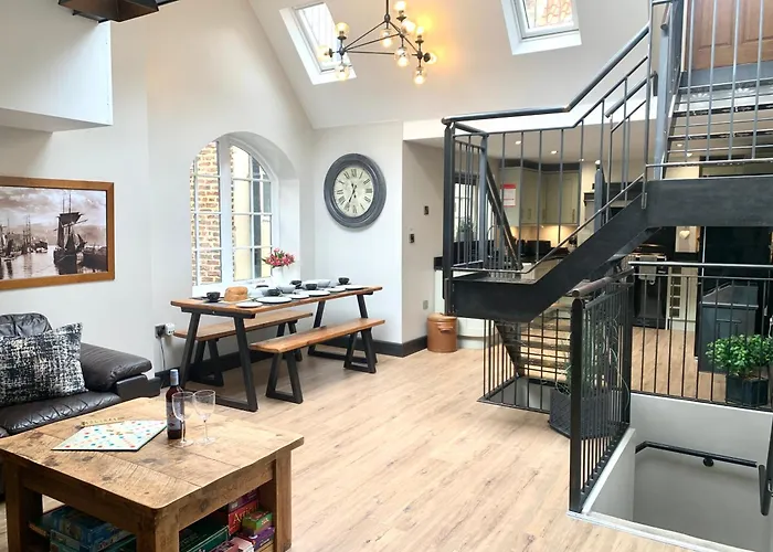 89A Church Street - Luxury One Bed Apartment With Roof Terrace Whitby