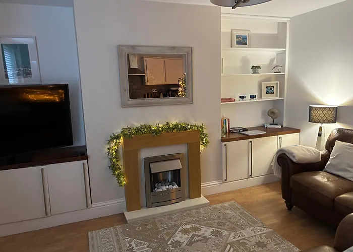 Central Whitby Ground Floor Dog Friendly Apartment Ideally Situated To Amenities Quiet Comfortable Location With Outside Space