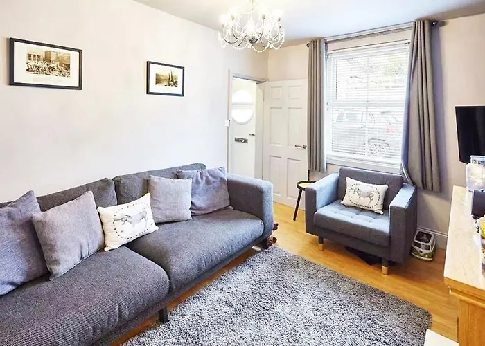 May House 3 Bedroomed House Whitby