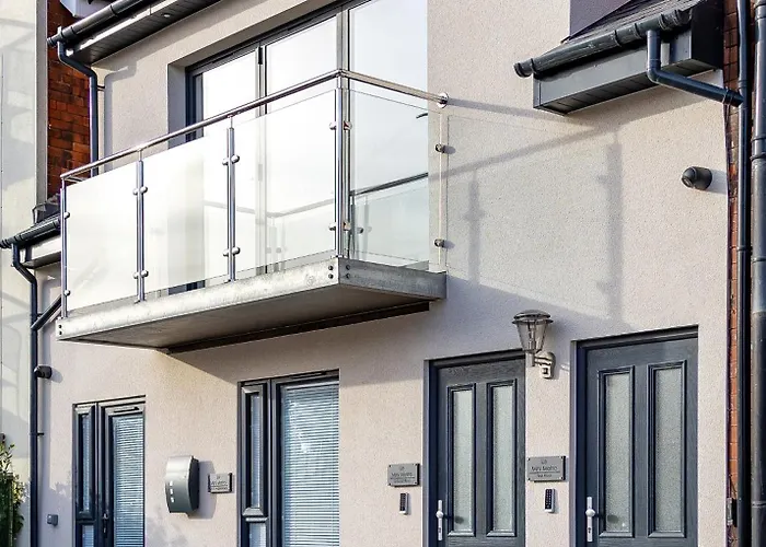 Le Mini Metro Balcony Apartment By I-Stay Whitby