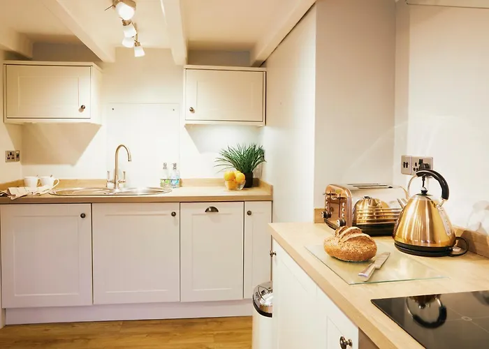 Whitby Old Town Stay, Sleeps 4, The Nest