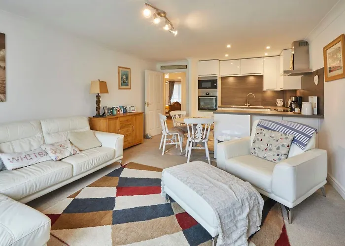 Host & Stay - Riverrun Whitby